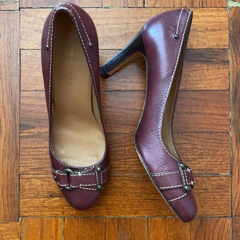 Banana Republic cognac heels